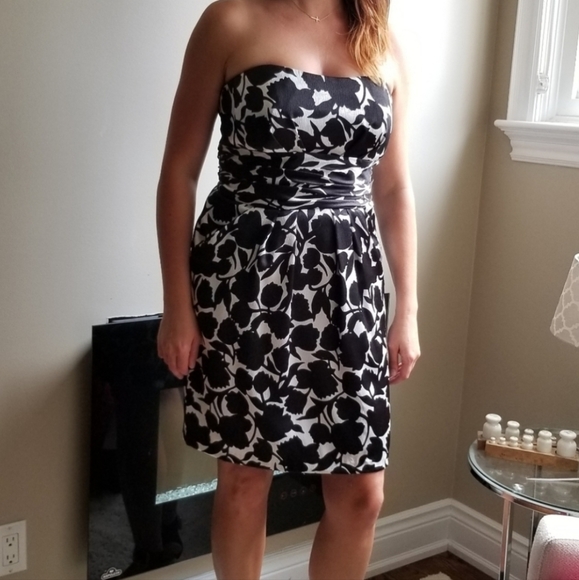 Gorgeous strapless dress from David's Bridal - Picture 2 of 9